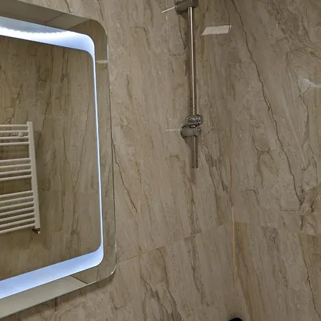 Luxueuse Avec Piscine Et Jardin Verdoyent Willa